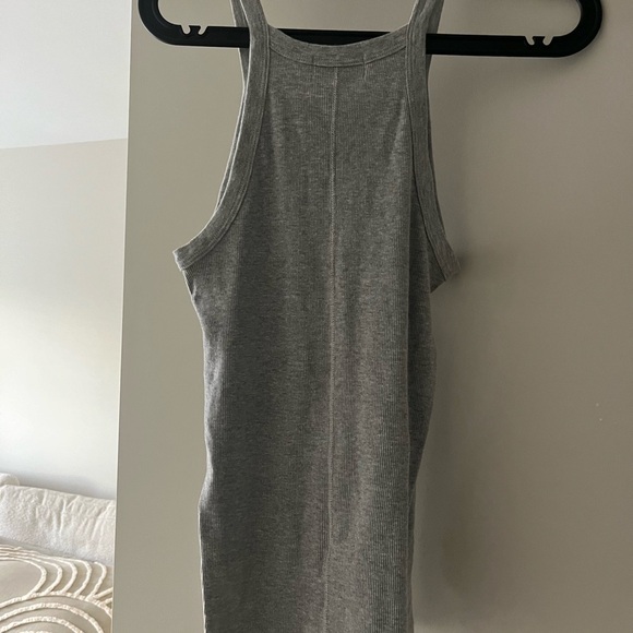 Aritzia Demin forum grey tank - Picture 3 of 4
